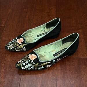 Beverly Feldman, Black Floral Embroidered Flats, Size 5.5